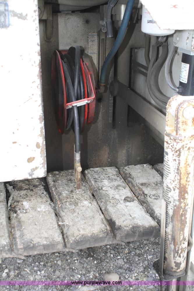 image for item A6683 1997 Cedarapids CR461 Grayhound series paver