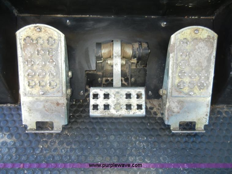 image for item A6707 2003 Caterpillar 953C track loader