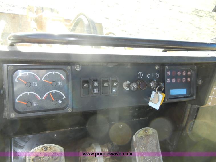 image for item A6707 2003 Caterpillar 953C track loader