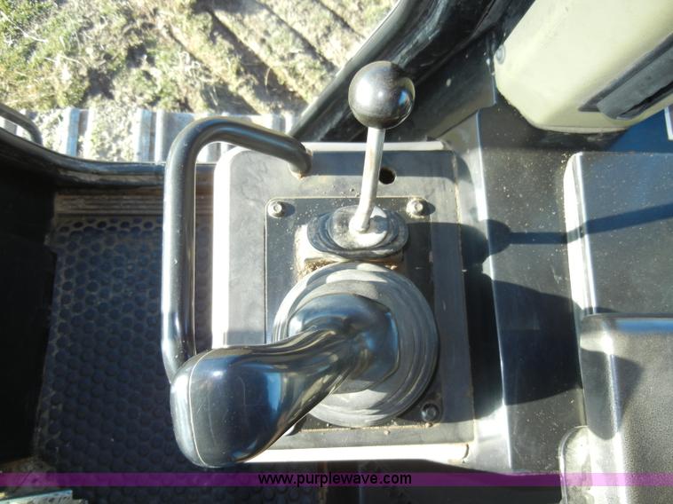 image for item A6707 2003 Caterpillar 953C track loader