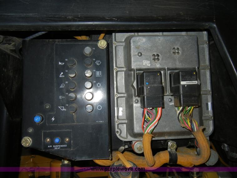 image for item A6707 2003 Caterpillar 953C track loader