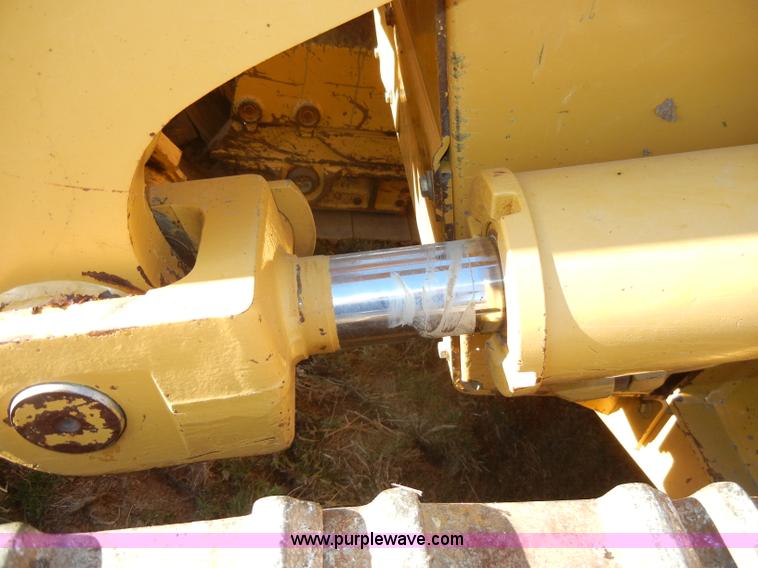 image for item A6707 2003 Caterpillar 953C track loader