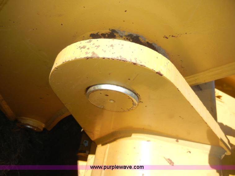 image for item A6707 2003 Caterpillar 953C track loader