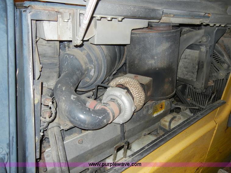 image for item A6708 2000 Komatsu D65PX dozer