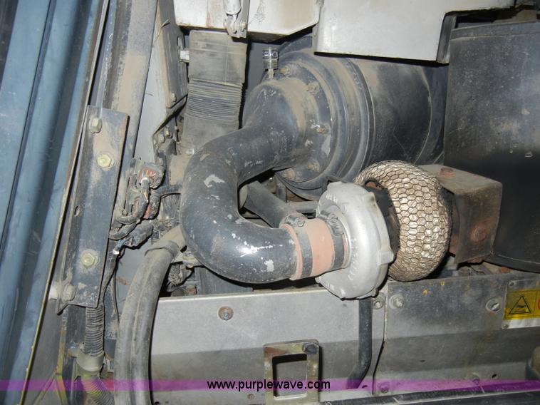 image for item A6708 2000 Komatsu D65PX dozer