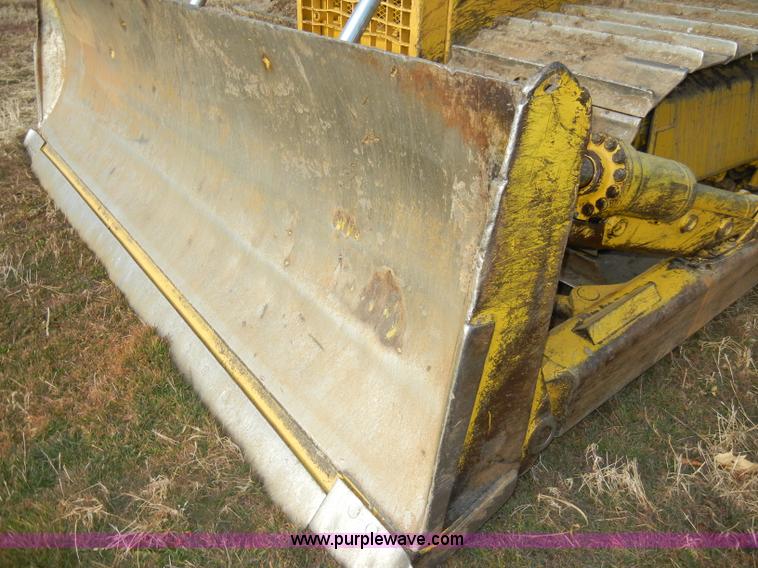 image for item A6708 2000 Komatsu D65PX dozer