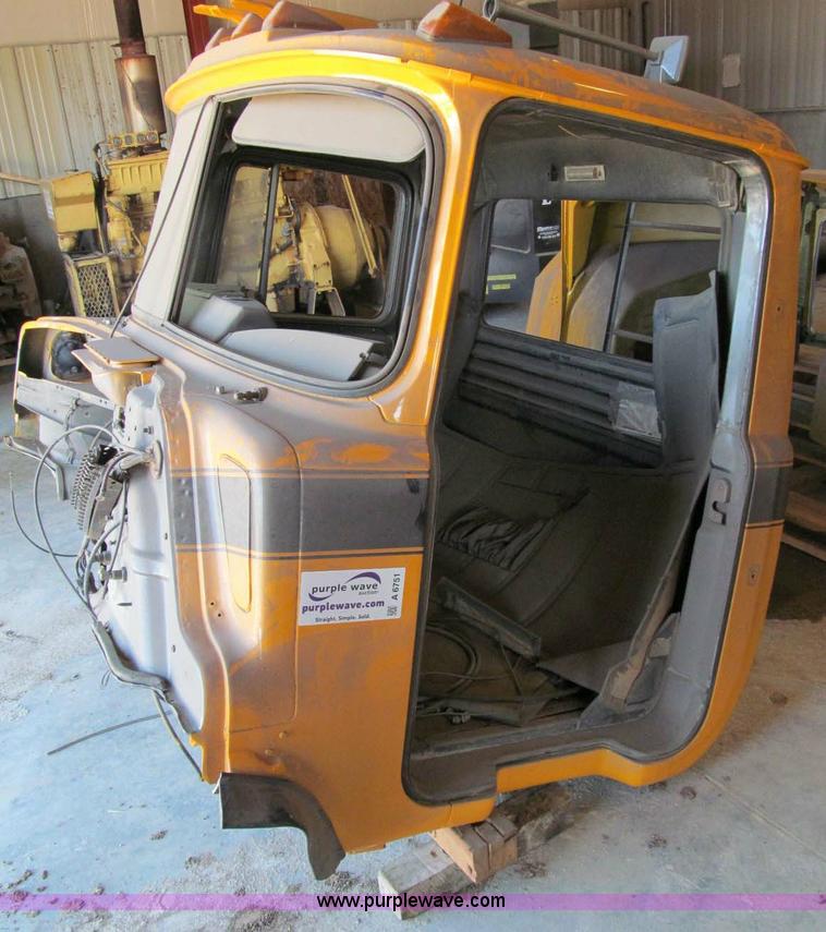 image for item A6751 Mack DM truck cab