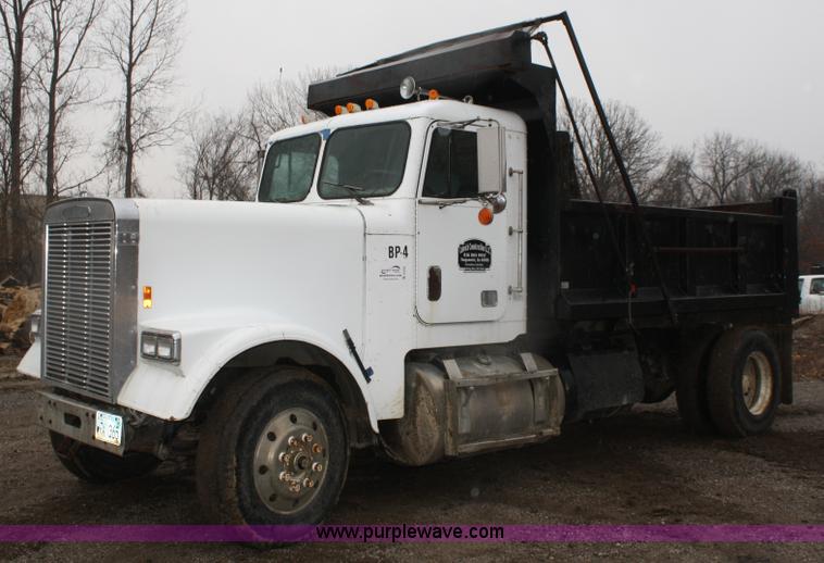image for item A6762 1984 Freightliner FLC-42T dump truck