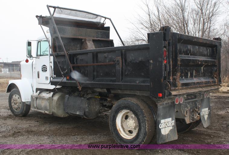 image for item A6762 1984 Freightliner FLC-42T dump truck