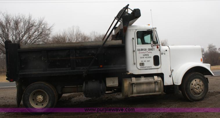 image for item A6762 1984 Freightliner FLC-42T dump truck