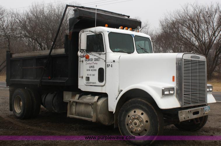 image for item A6762 1984 Freightliner FLC-42T dump truck