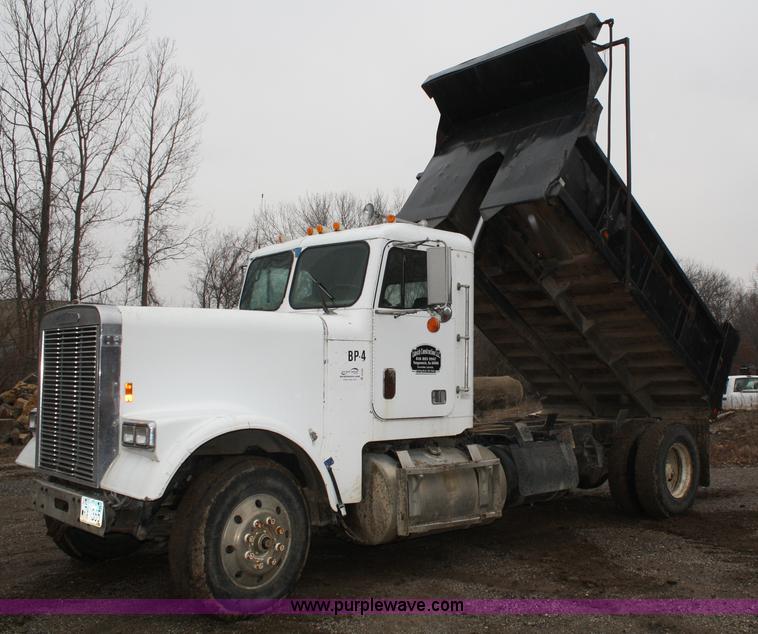 image for item A6762 1984 Freightliner FLC-42T dump truck