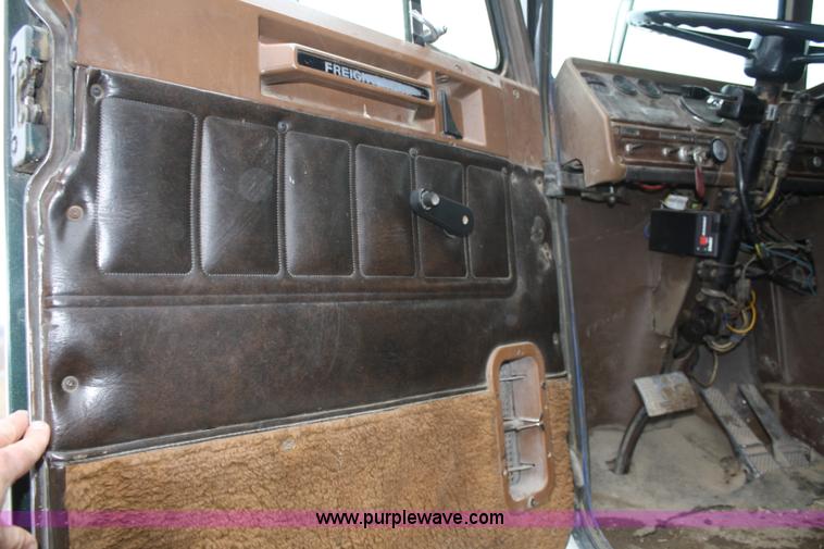 image for item A6762 1984 Freightliner FLC-42T dump truck