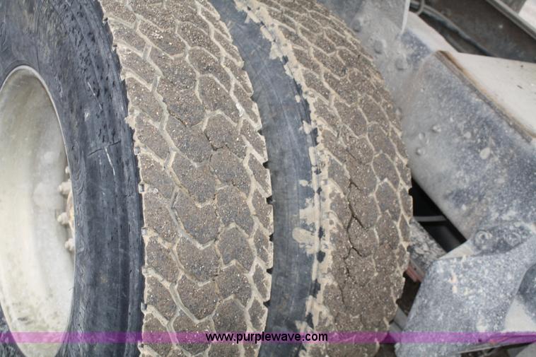 image for item A6762 1984 Freightliner FLC-42T dump truck