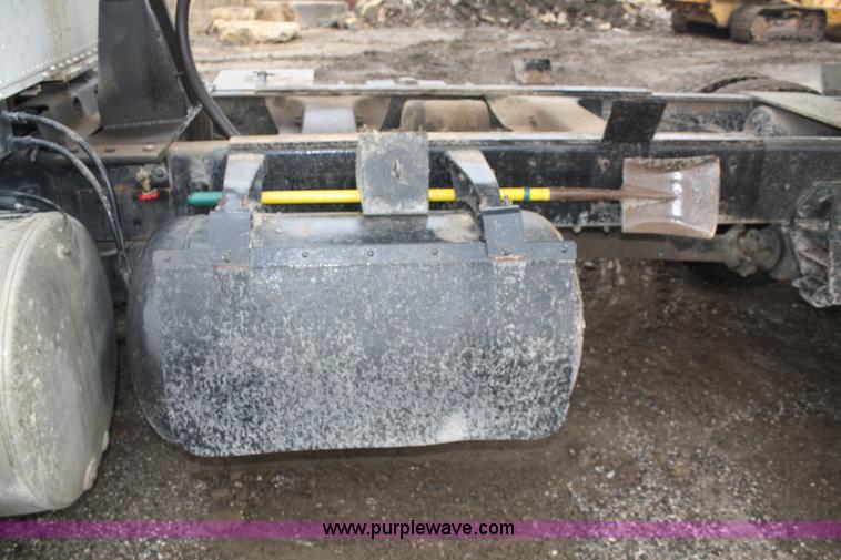 image for item A6762 1984 Freightliner FLC-42T dump truck