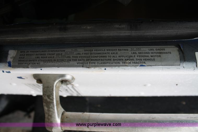 image for item A6762 1984 Freightliner FLC-42T dump truck