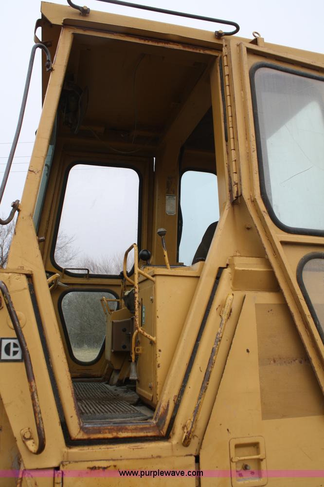 image for item A6763 1987 Caterpillar 953 track loader