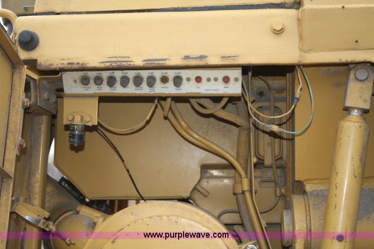 image for item A6763 1987 Caterpillar 953 track loader