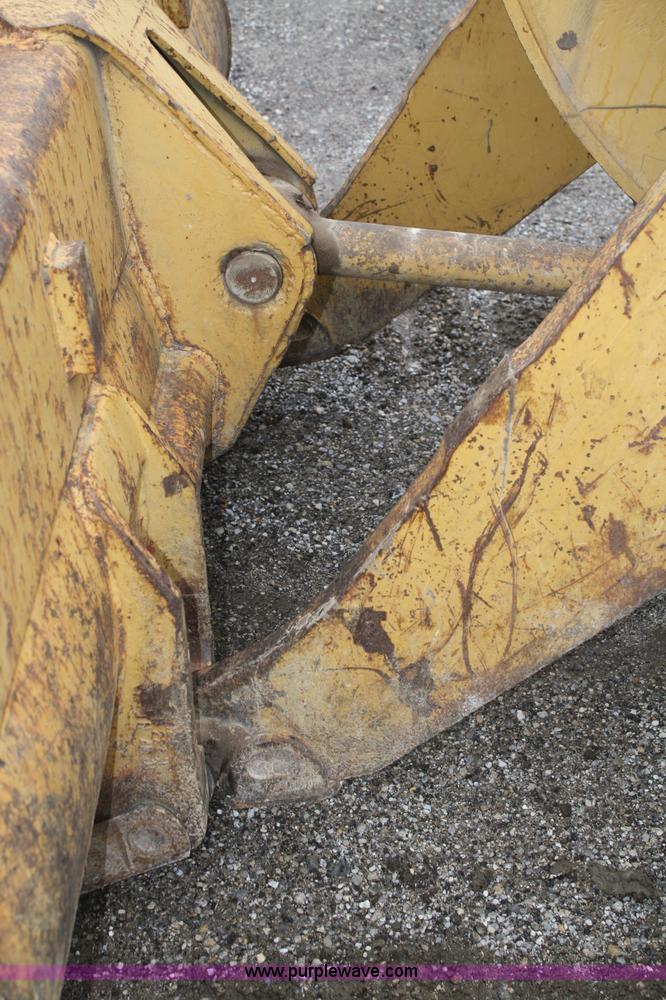 image for item A6763 1987 Caterpillar 953 track loader