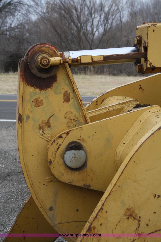 image for item A6763 1987 Caterpillar 953 track loader