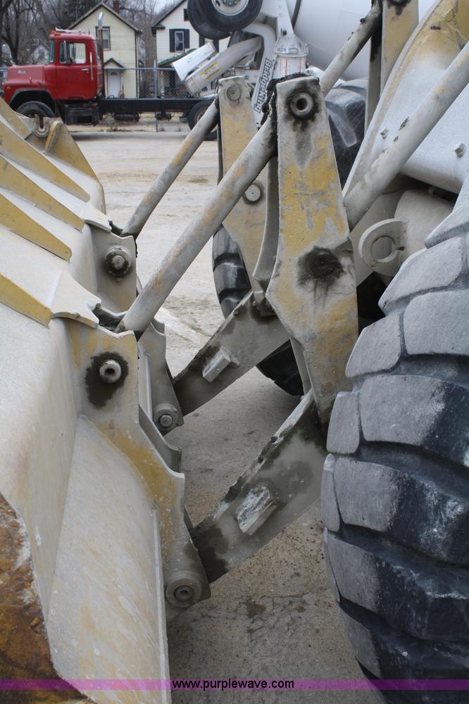 image for item A6768 1973 Caterpillar 966C wheel loader
