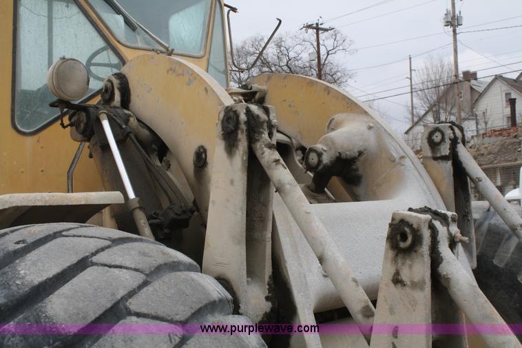 image for item A6768 1973 Caterpillar 966C wheel loader