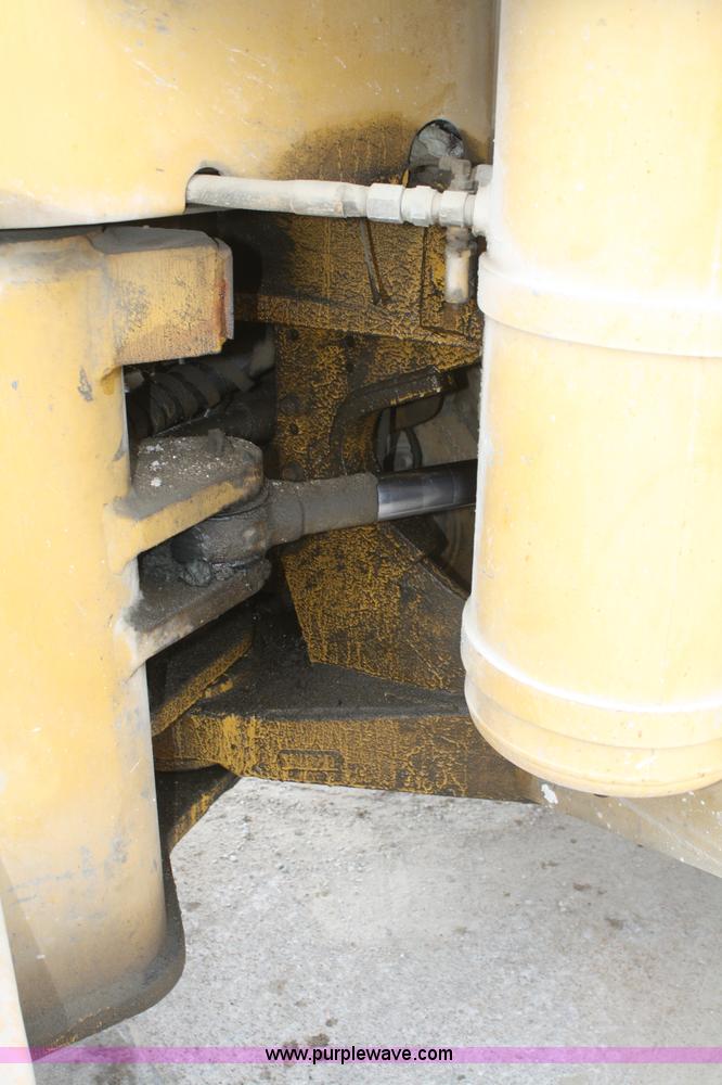 image for item A6768 1973 Caterpillar 966C wheel loader