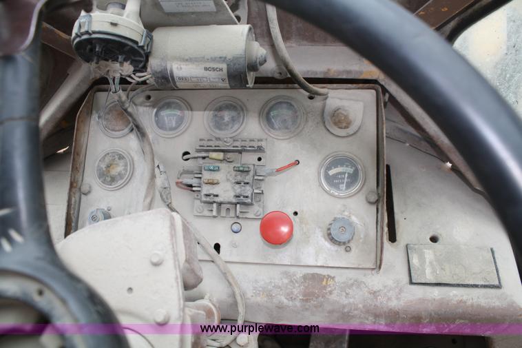 image for item A6768 1973 Caterpillar 966C wheel loader