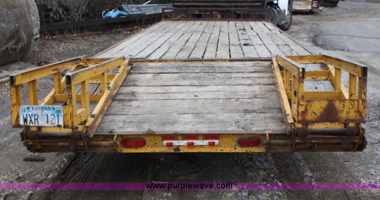 image for item A6770 1987 LZ 18KT double-axle trailer