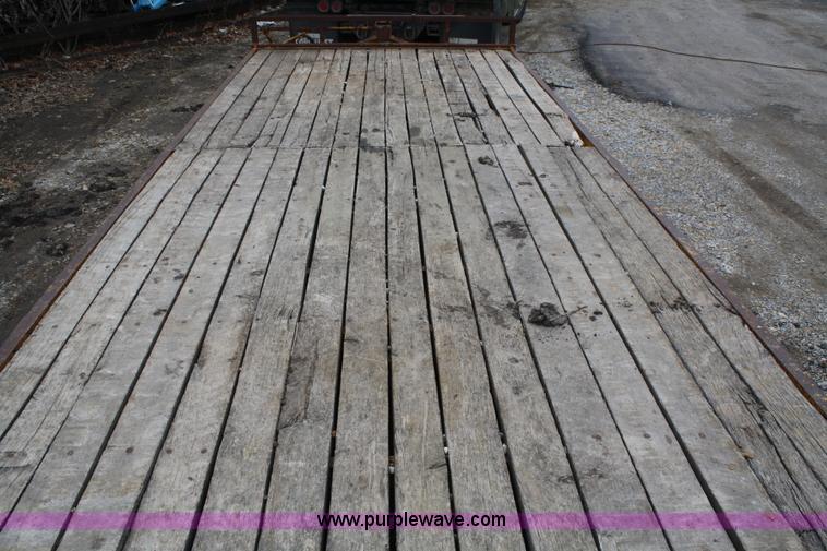 image for item A6770 1987 LZ 18KT double-axle trailer