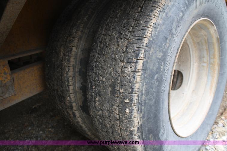 image for item A6770 1987 LZ 18KT double-axle trailer