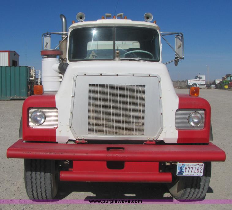 image for item B2122 1979 Mack RS6001 mixer truck