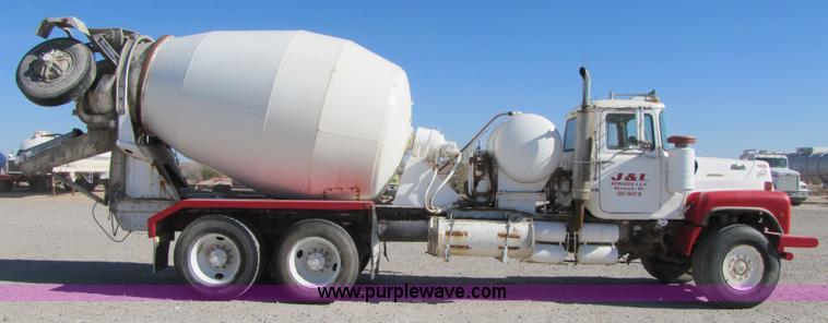 image for item B2122 1979 Mack RS6001 mixer truck