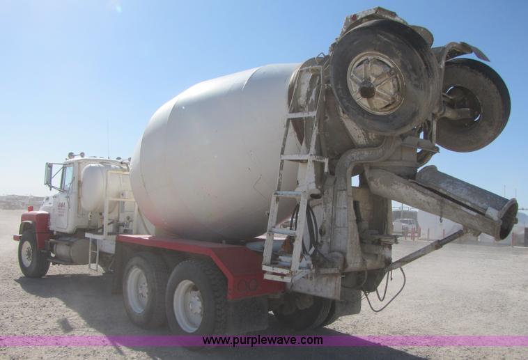 image for item B2122 1979 Mack RS6001 mixer truck