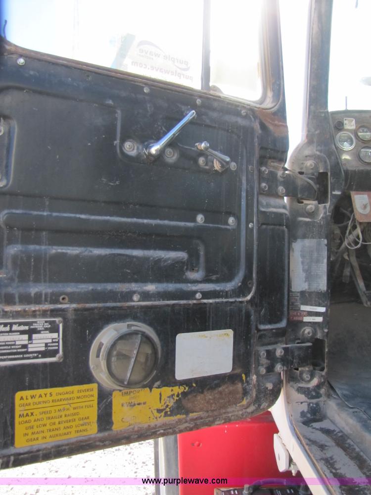 image for item B2122 1979 Mack RS6001 mixer truck