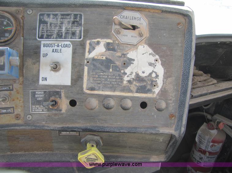 image for item B2122 1979 Mack RS6001 mixer truck