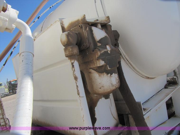 image for item B2122 1979 Mack RS6001 mixer truck