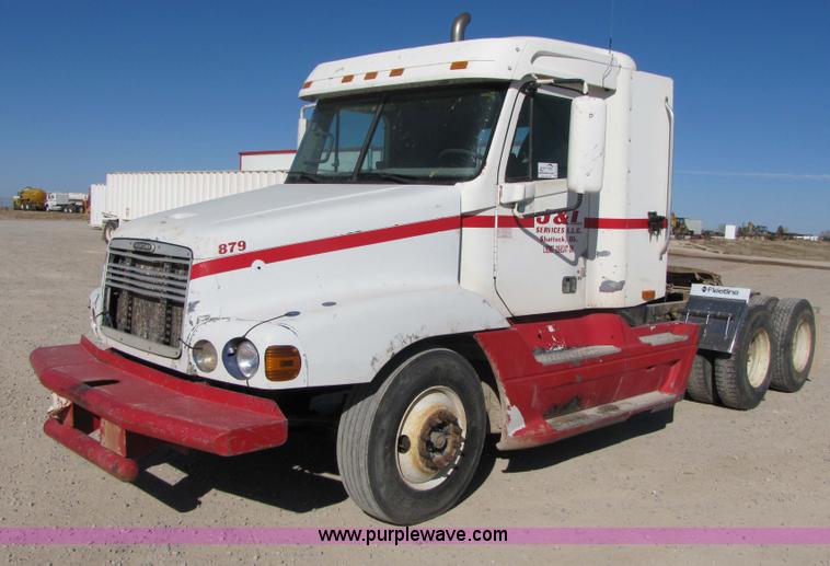 image for item B2193 1999 Freightliner Century Class semi truck