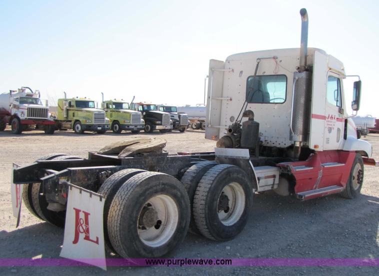 image for item B2193 1999 Freightliner Century Class semi truck