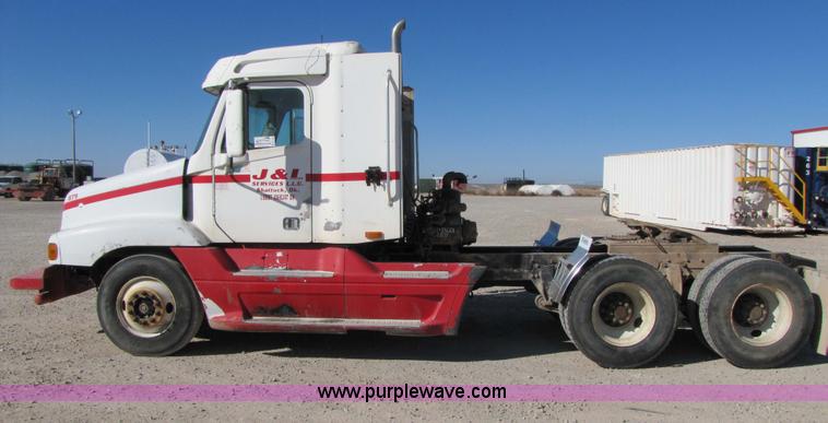 image for item B2193 1999 Freightliner Century Class semi truck