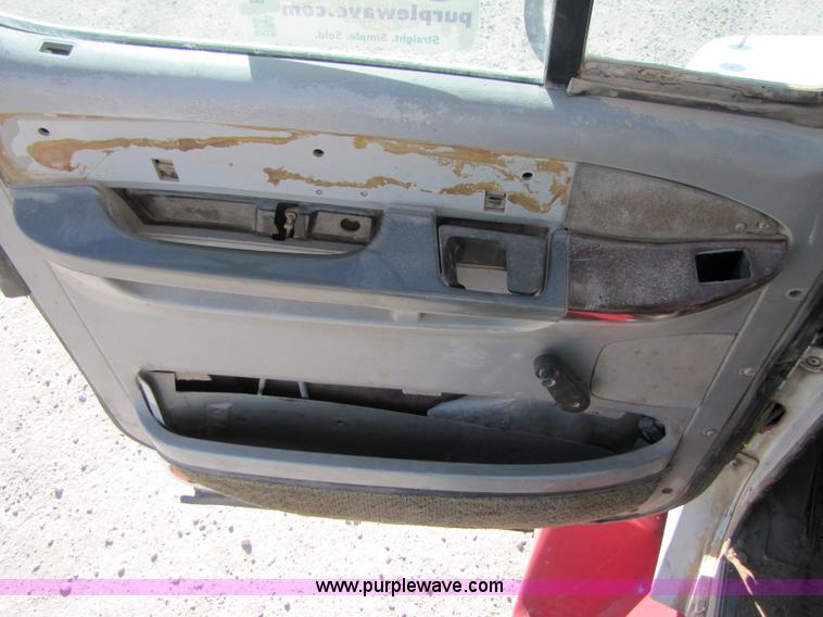 image for item B2193 1999 Freightliner Century Class semi truck