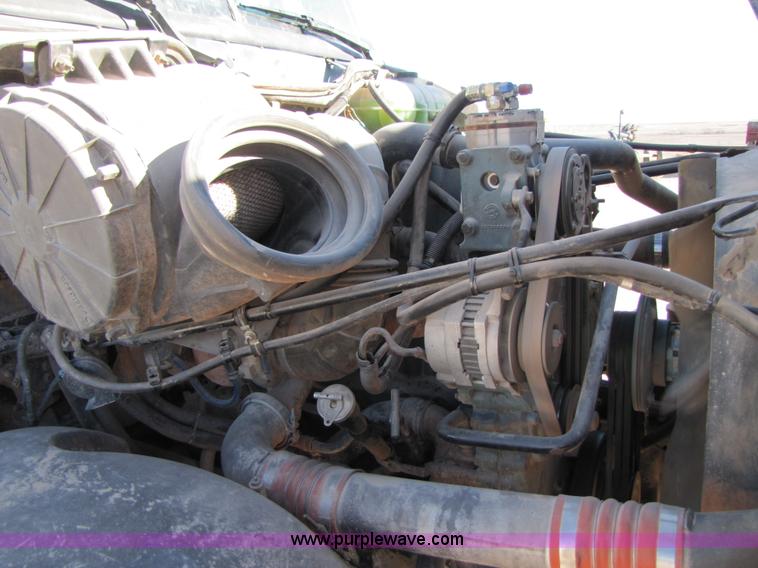 image for item B2193 1999 Freightliner Century Class semi truck