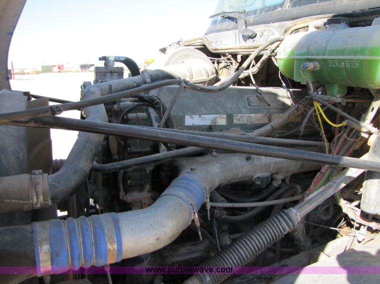 image for item B2193 1999 Freightliner Century Class semi truck