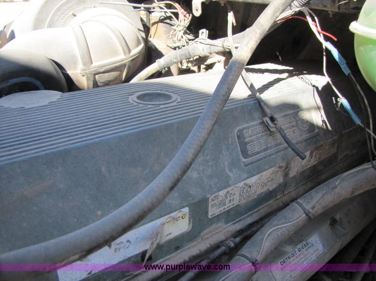 image for item B2193 1999 Freightliner Century Class semi truck