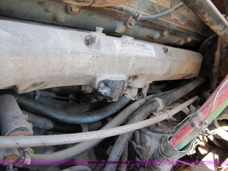 image for item B2193 1999 Freightliner Century Class semi truck