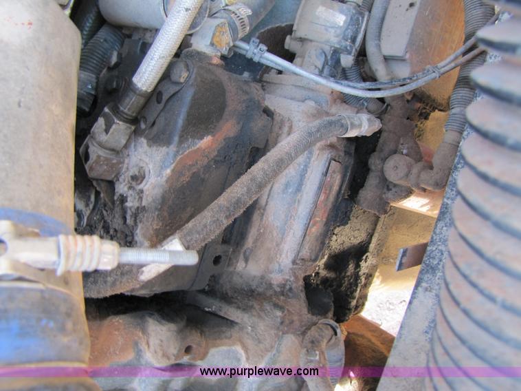 image for item B2193 1999 Freightliner Century Class semi truck