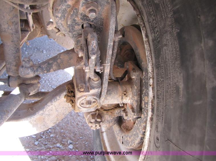 image for item B2193 1999 Freightliner Century Class semi truck