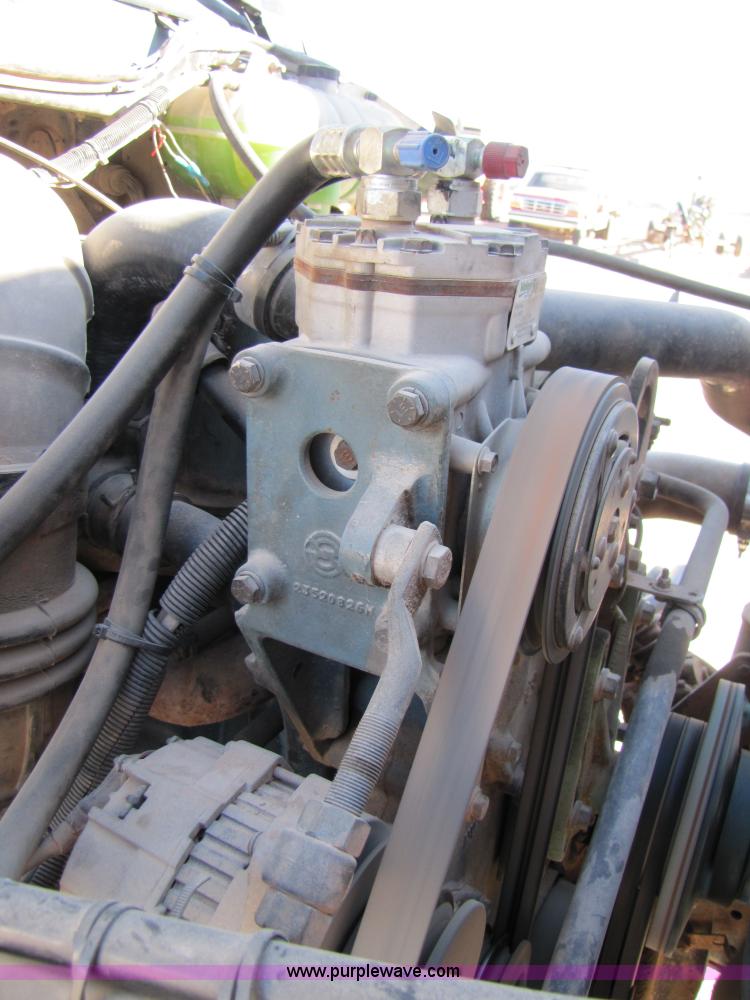 image for item B2193 1999 Freightliner Century Class semi truck