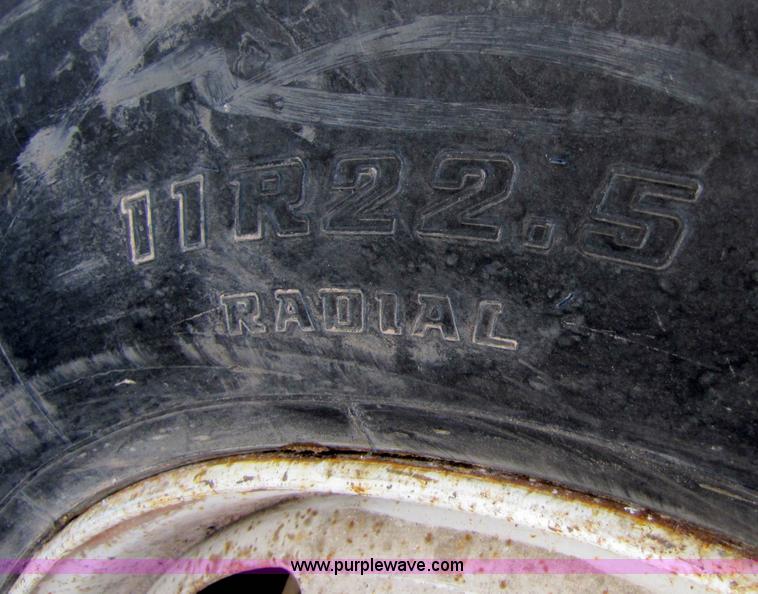 image for item B2193 1999 Freightliner Century Class semi truck