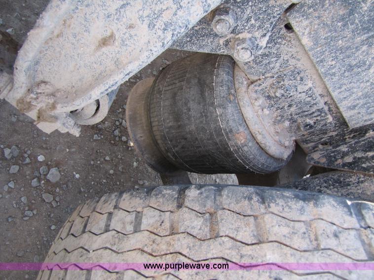 image for item B2193 1999 Freightliner Century Class semi truck